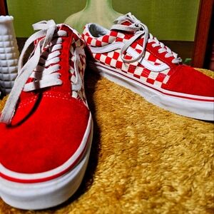 Red Checkered Lowtop Checkered Vans